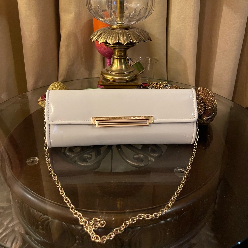 Aldo White Chain Clutch with Gold Hardware euc